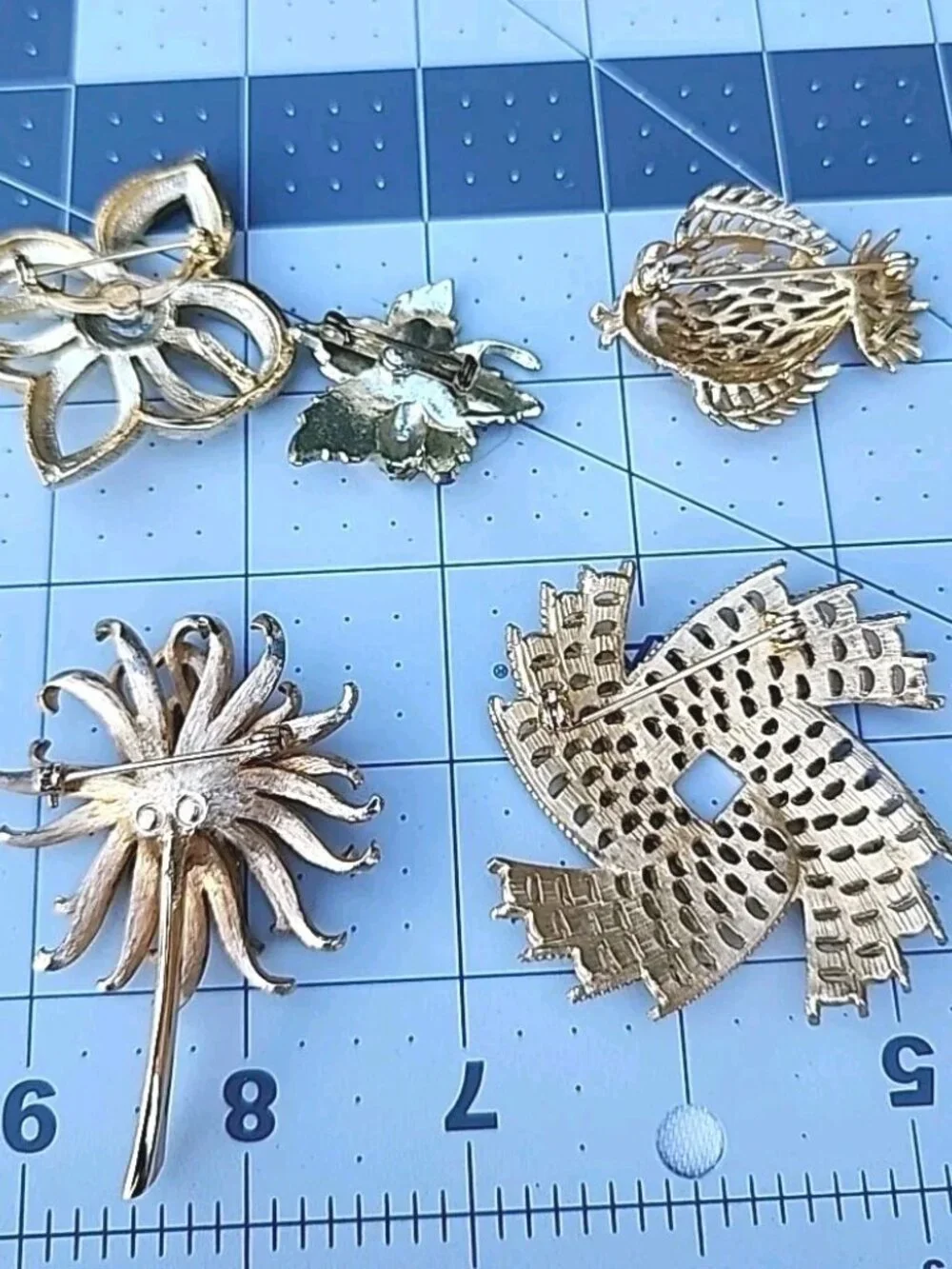 VTG MCM Gold Tone Brooch Pinwheel Flower Fish Thistle Leaf W/Ladybug Lot Of 5